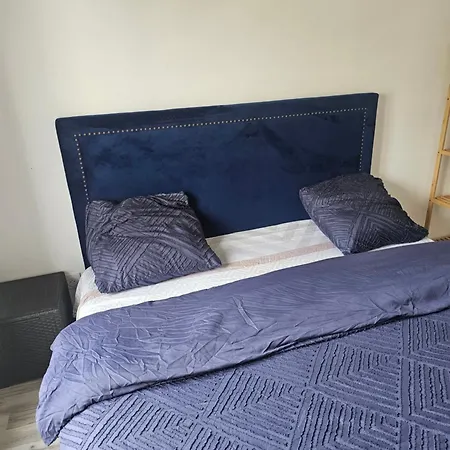 Emmanuel 4 *